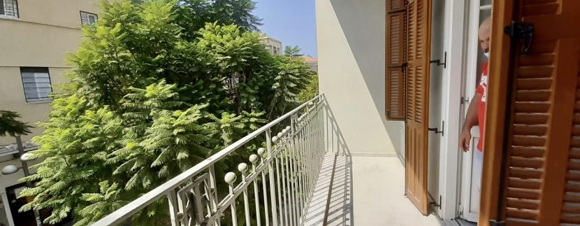 34868406-F204-45A1-9DD9-E9064D661099