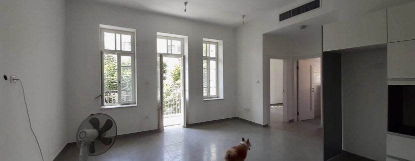 E35BE694-1980-4FE9-A7D5-1D3737390442