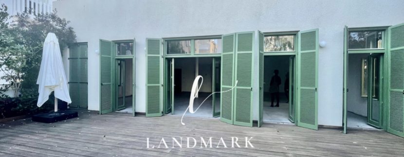 luxury Penthouse in Eclectic Building, Tel Aviv