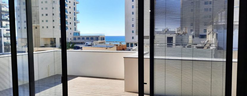 Luxury Penthouse for sale in eclectic building sea line tel aviv