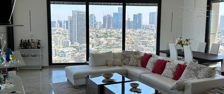 luxurious apartment in White City Tower neve tzedek tel aviv