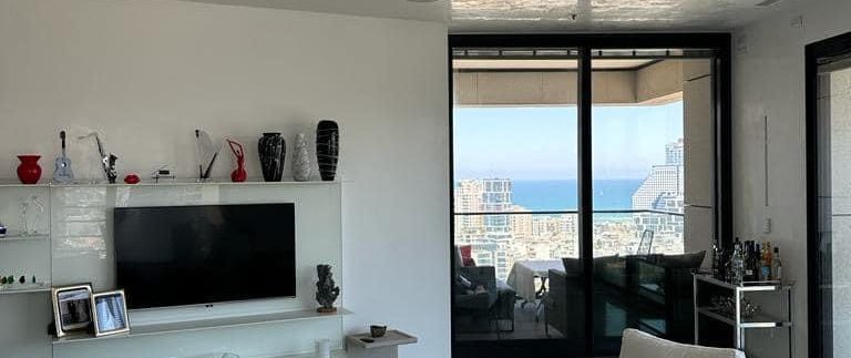 luxurious apartment in White City Tower  neve tzedek tel aviv