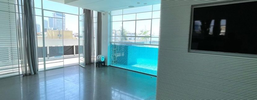 Luxury penthouse with private swimming pool tel aviv