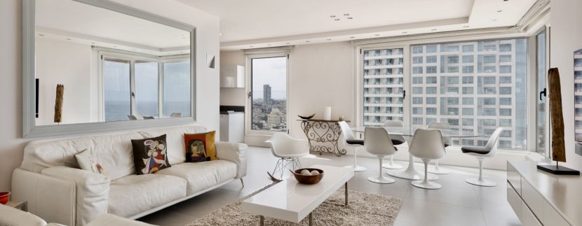 Luxury beach apartment in Tel Aviv promenade