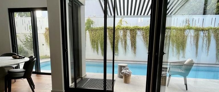 Herzelia Pituah luxury modern villa