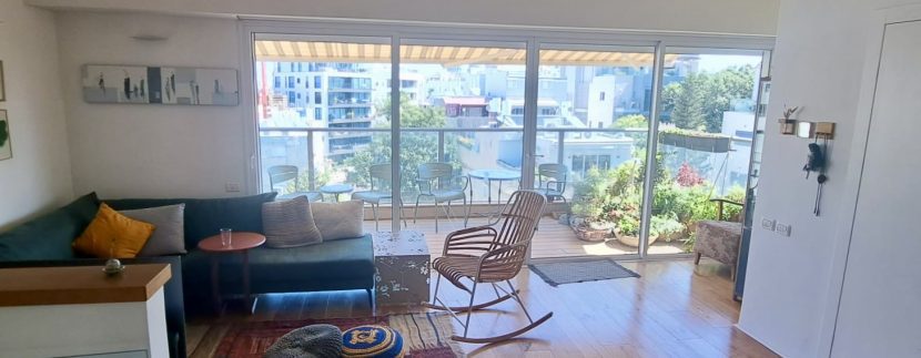 Bright Duplex Park HaYarkon Old North for sale