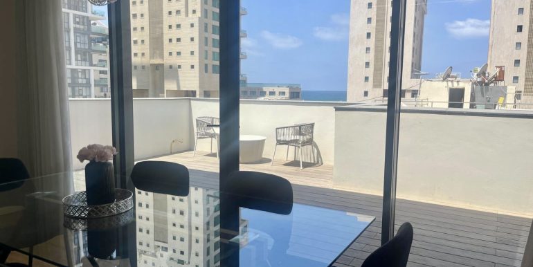 Entire floor Penthouse in Eclectic building Tel Aviv