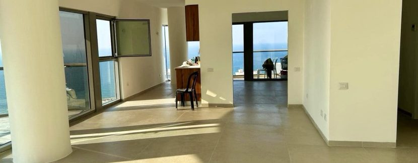 Renovated sea view  in Neve Tzedek tower