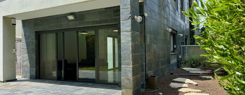 Garden Apartment with Pool in Herzliya Pituach Wingate project