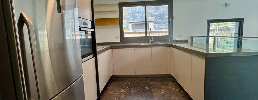 Garden Apartment with Pool in Herzliya Pituach Wingate project