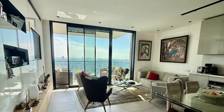 dcde09c7-5c14-453b-a117-e8056477bb9e