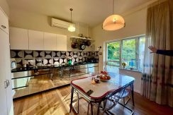 Modern kitchen with dining area Nahmani Tel Aviv