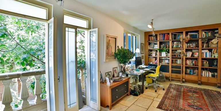 cdbcea76-b346-4b91-8faa-a357d2dc807b