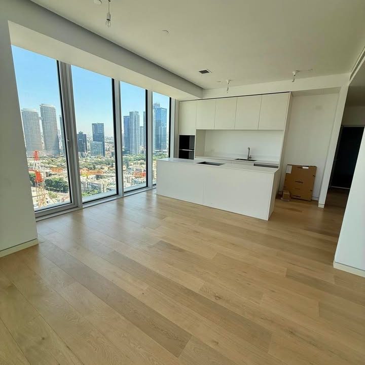 New in Lessin Tower Kikar Hamedina